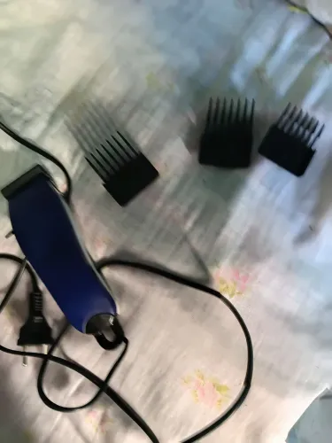 Máquina de cortar cabelo profissional