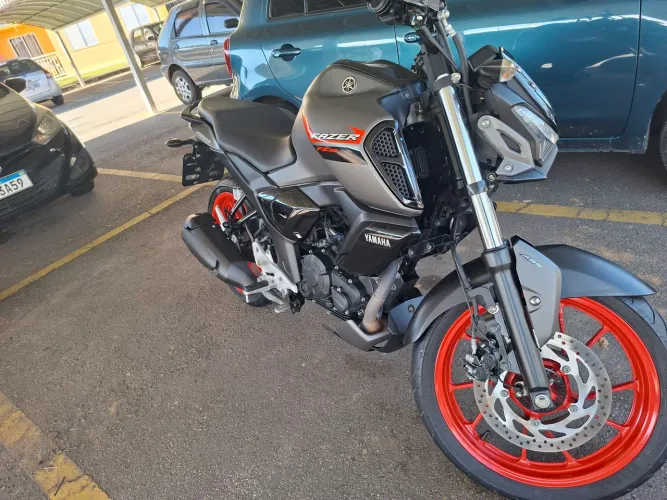 Fz15 linda nova