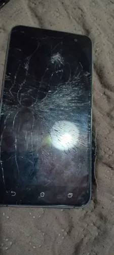 ASUS Zenfone danificado