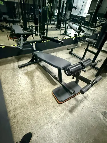 Aparelho de musculação - SUPINO DECLINADO ARTICULADO