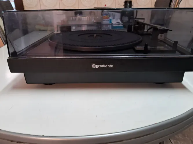 Toca-discos Gradiente 930S com cápsula e agulha novas Audio Technica AT3600 L