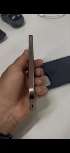 Iphone 16 pro 128 fundo trincado