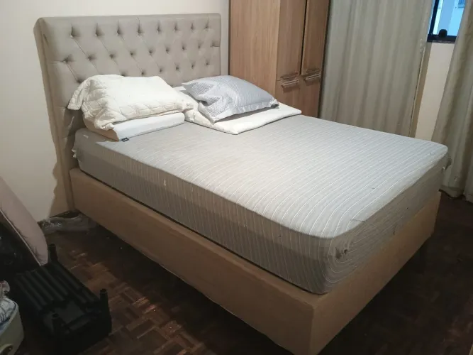 Cama casal queen