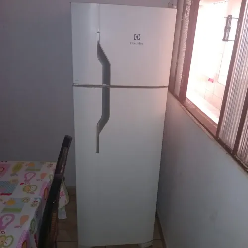Geladeira Electrolux gelo seco zera
