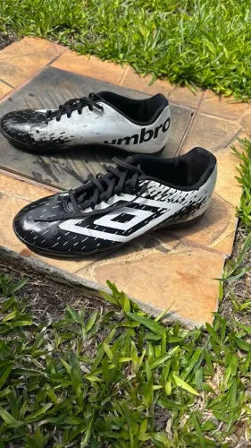 Chuteira Umbro Masculina Society Nº42