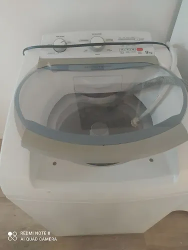 vendo máquina de lavar com vazamento de agua