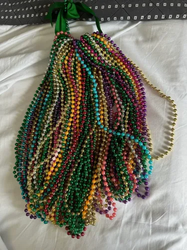 Colares coloridos e brilhantes