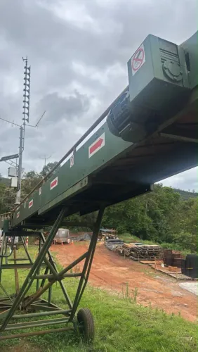 Esteira Transportadora Industrial Móvel Inclinada / 11 Metros