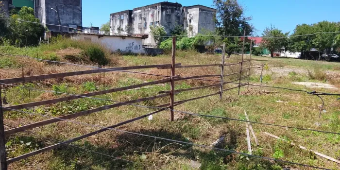 Vende se este terreno medidor 6.20 rua 69 4 etapa rio doce valor 30.mil