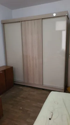 Guarda roupas 3 portas de correr Aiam