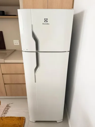 Geladeira Midea