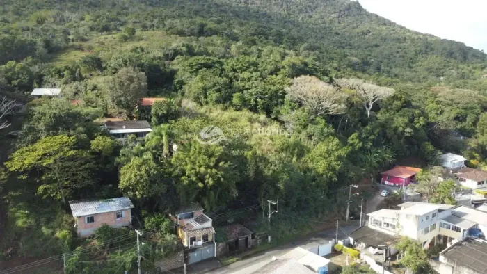 Terreno à venda com bela vista e muitas natureza, Ribeirão da Ilha, Florianópolis, SC