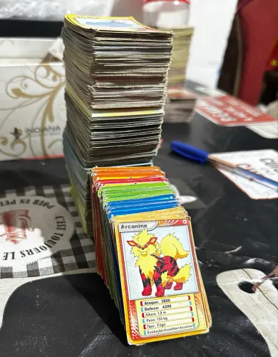 526 cards antigas de Pokémon - cartas de banca dos anos 2000