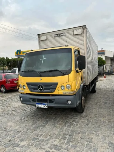M BENZ ACCELO 815 ANO: 2015 