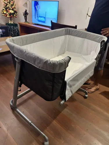 Berço acoplado Co-bed Pluggy da Cosco