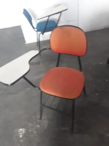 cadeira universitária com prancheta para escola.