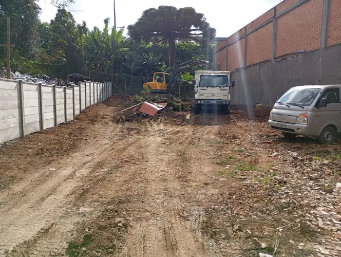 Terraplanagem e locação de maquinas