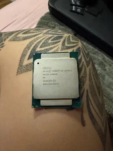Processador de computador CPU Intel Xeon E5-2670 v3