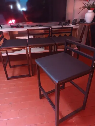 Vendo 4 banquetas.Vendo