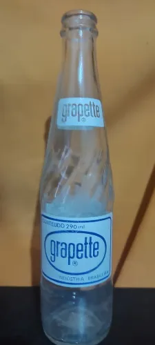 Antiga vintage garrafa de vidro do refrigerante Grapette anos 60/70