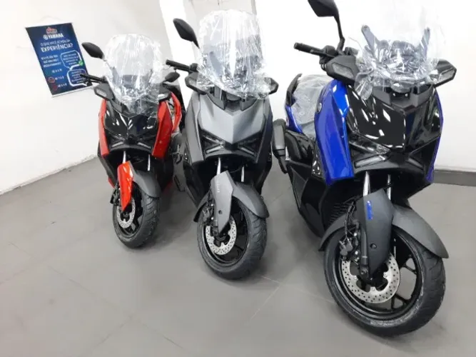 Nova Yamaha XMAX 300 ABS CONNECTED - 2027