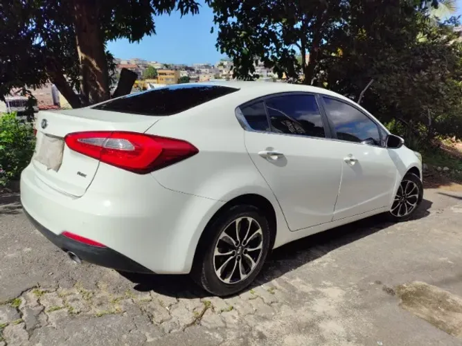 Kia Motors Cerato 1.6 16V Flex Aut. 2014