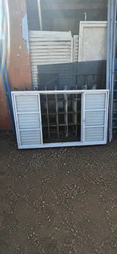 Janela Veneziana de Ferro Reforçada 2,00 x 1,20 m | Alta Durabilidade