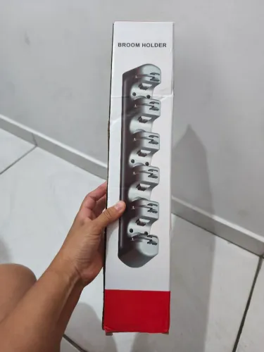 Suporte de parede para vassouras e rodo 
