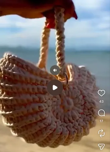 Bolsa concha crochê marca yemanjar