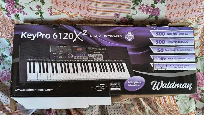Vendo esse teclado musical novo na caixa 