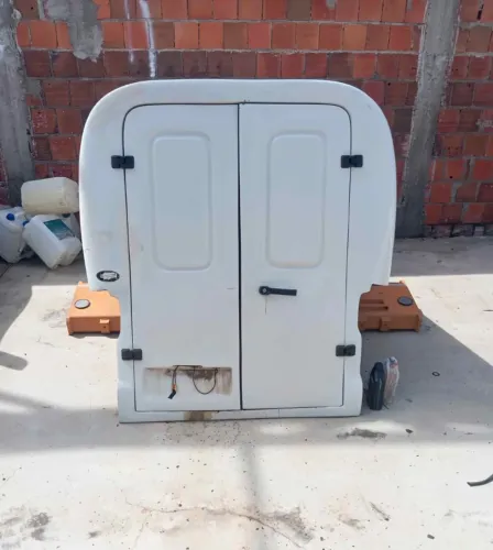 Vendo excelente capota de fibra para fiat strada