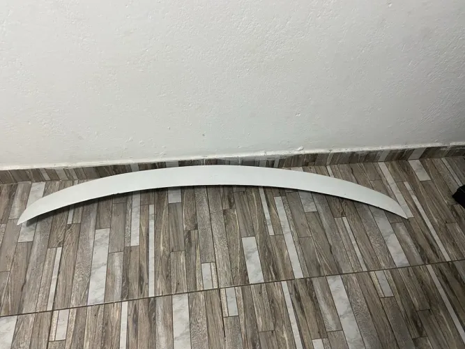 Vendo um aerofólio nissa versa