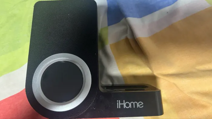 Rádio Relógio Despertador iHome para iPhone/iPod - iP41BRJ
