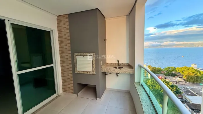 Apartamento em Barreiros - São José, SC