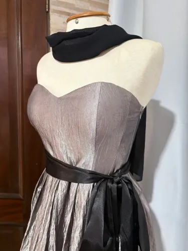 Vestido Festa Curto Batolê - Prata e Preto - Usado em excelentes condições - Tamanho 42