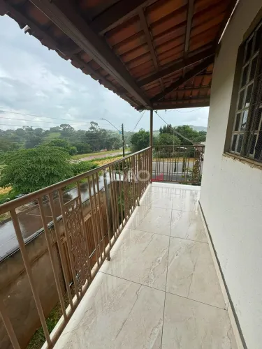 Vendo Sobrado Jardim Progresso Nerópolis Escriturado Casa de Rua com 3 Quarto(s) e 4 banhe