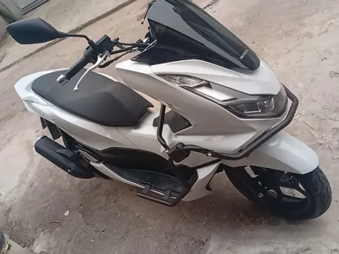 Linda moto PCX 2026