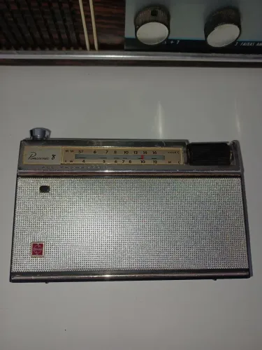 Radio national panasonic t 8018