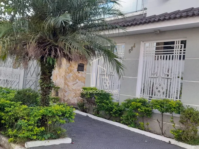 Casa de Luxo à Venda no Jardim Guapira - São Paulo-SP: 4 Quartos, 4 Suítes, 1 Sala, 1 Banh