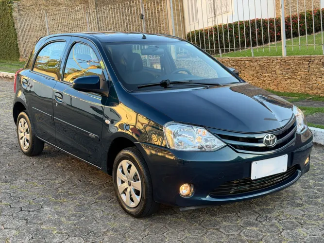 Toyota Etios X 1.3 Flex 16V 5P Mec. 2015