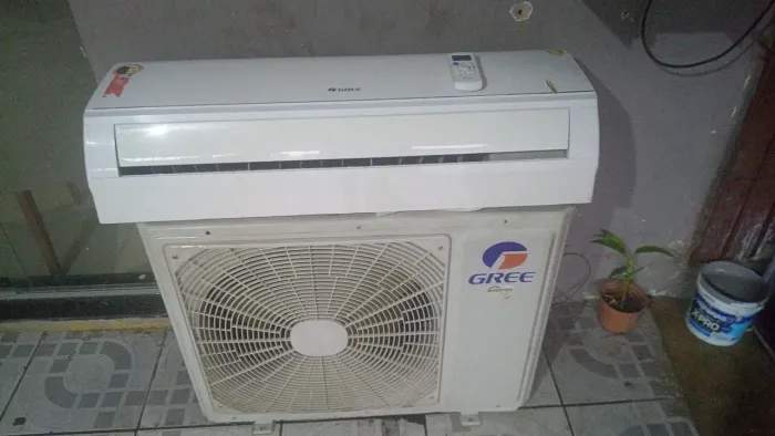Vende se uma split de 18 mil BTUs no valor de 1.750