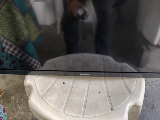 Tv Samsung 32 , sem funcionar , para consertar ou retirar peças