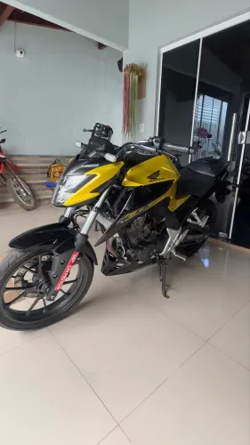 Vendo CB 300 f