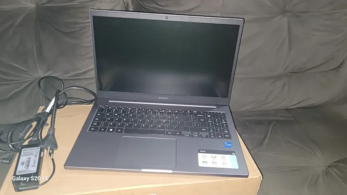 Notebook Samsung corei5 de 2023, usado poucas vezes, bateria viciada, sem nenhum arranhão