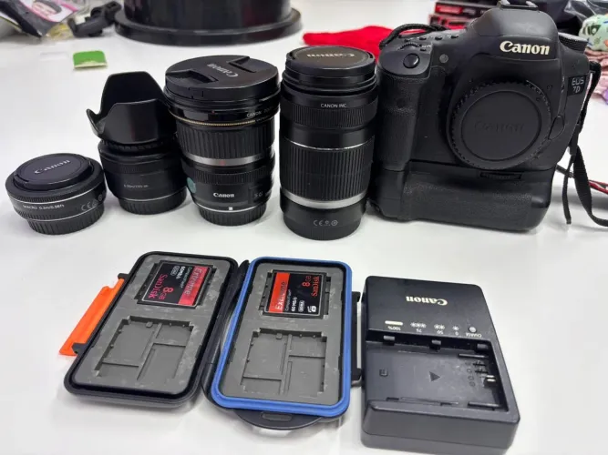 CÂMERA CANON EOS 7D + 4 LENTES + ACESSÓRIOS ? KIT COMPLETO