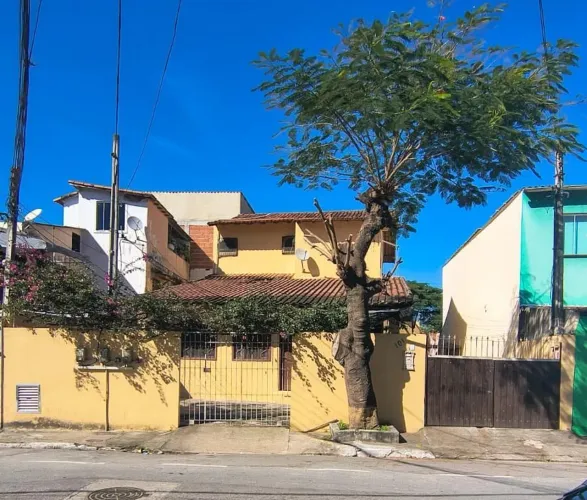 Casa com 5 dormitórios à venda, 125 m² por R$ 1.000.000,00 - Granja dos Cavaleiros - Macaé