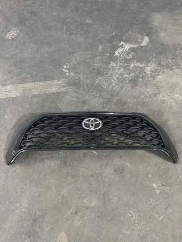 Grade da frente Corolla Cross com emblema 2021/24