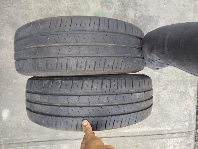 Pneus Goodyear quase novos 185/6015