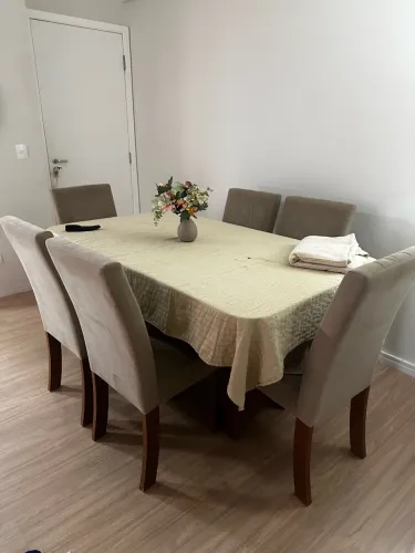 Mesa com 6 cadeiras