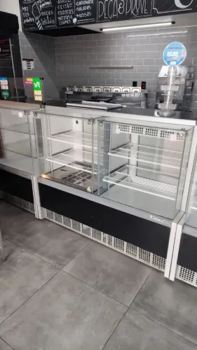 Vitrine Gelopar quente/frio modelo *<br>Modelo *<br>140x60x112